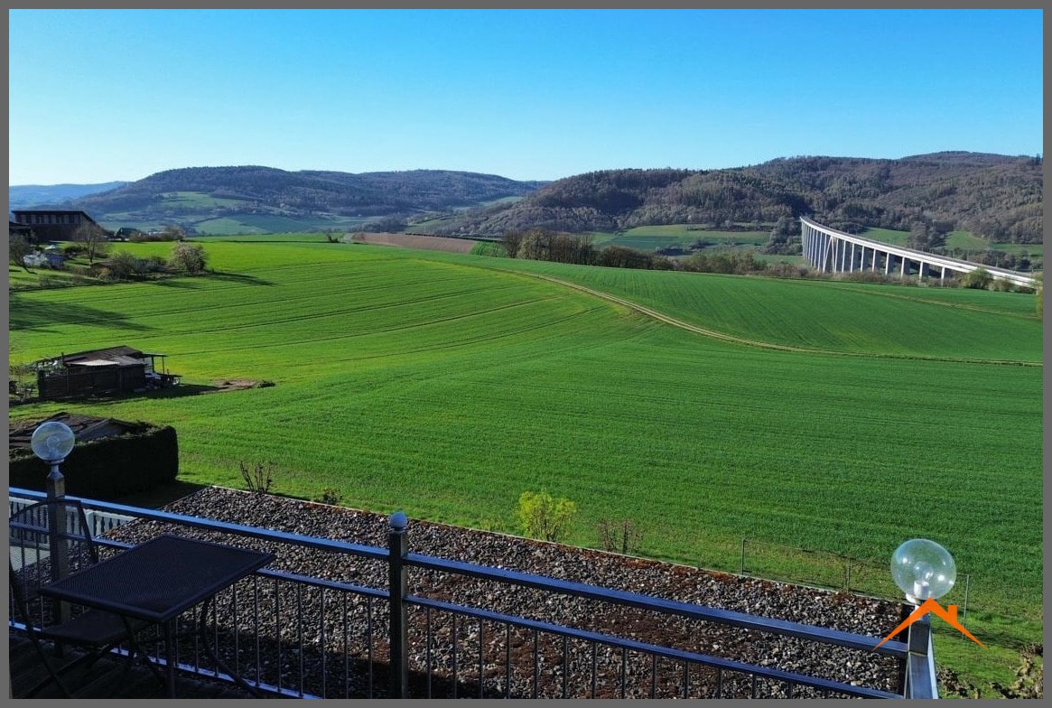 Ausscht vom Wintergarten und Balkon