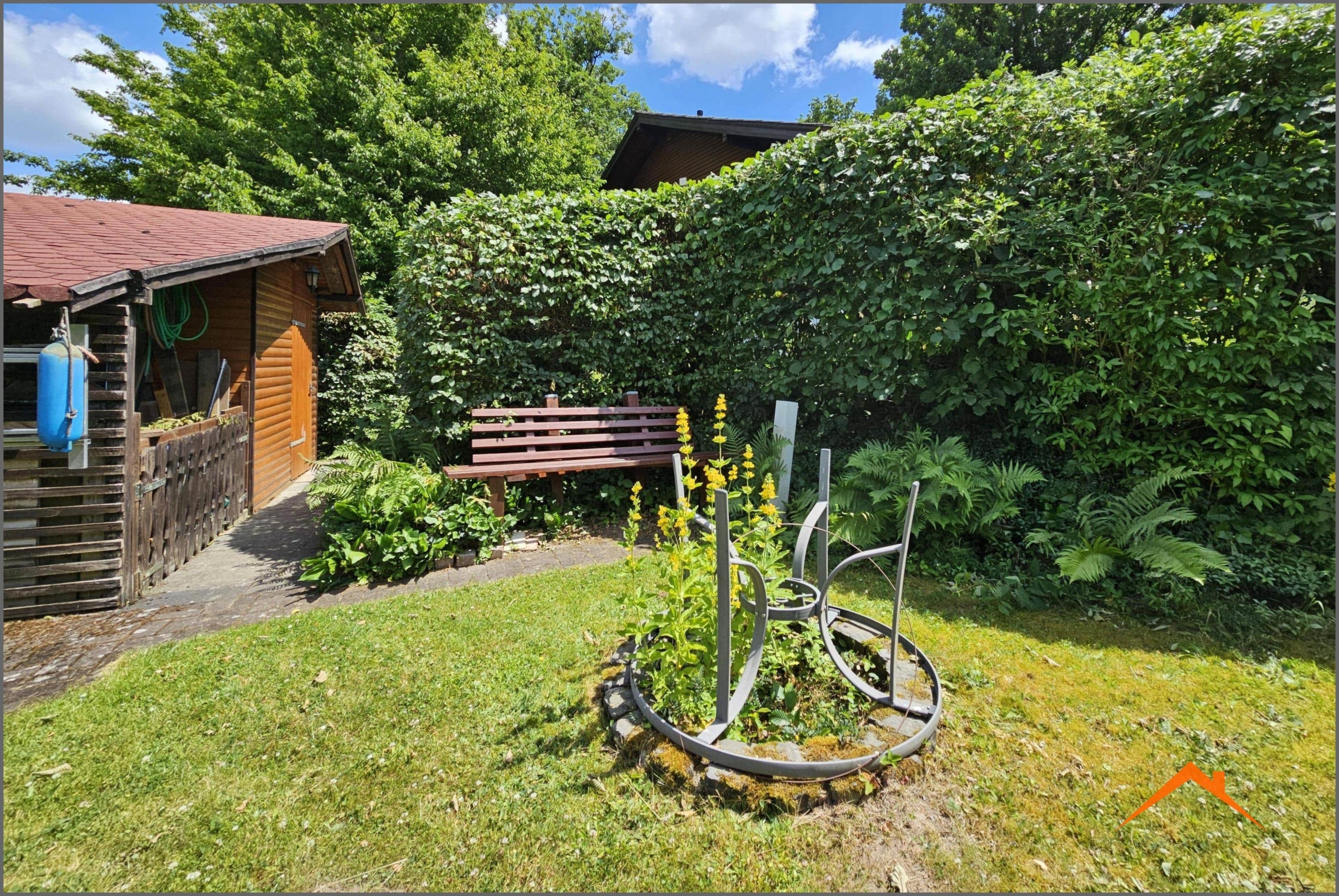 Gartenecke vor Eingang EG