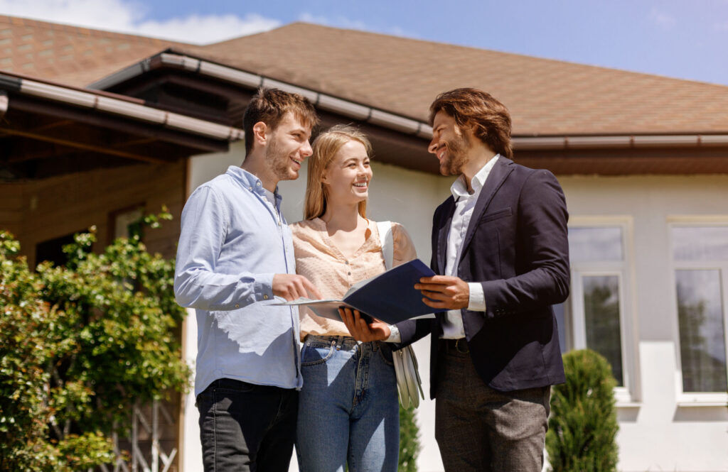 Immobilienmakler in Nordhessen beim Immobilienverkauf und Kaufvertrag