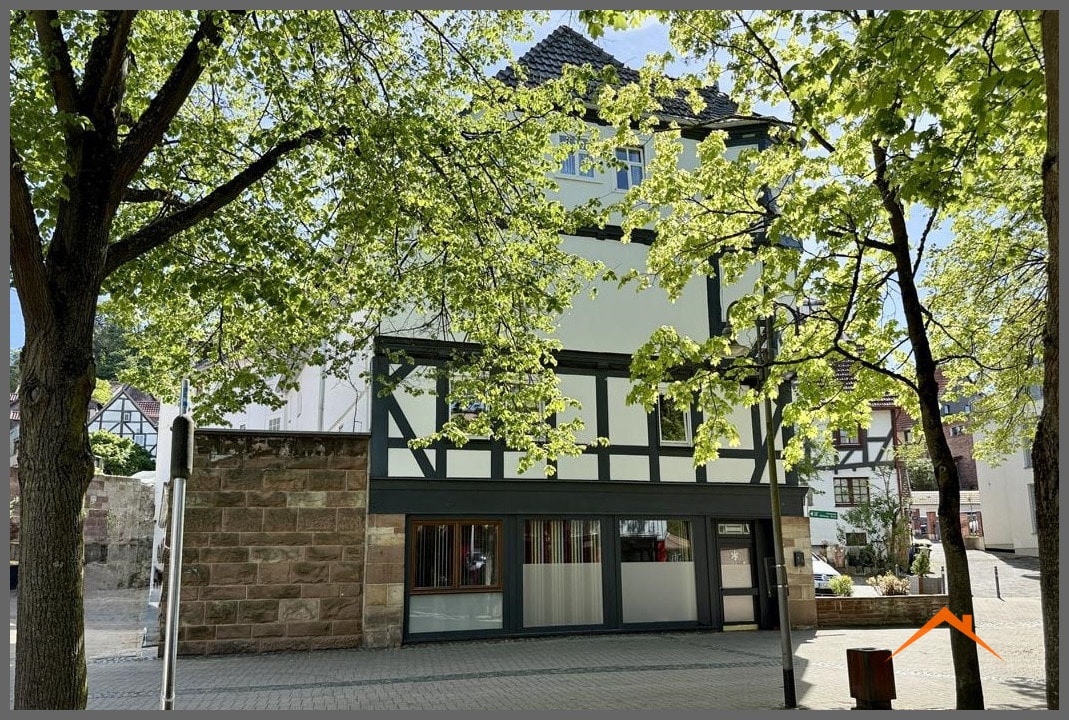 Gebäudeansicht (Front)