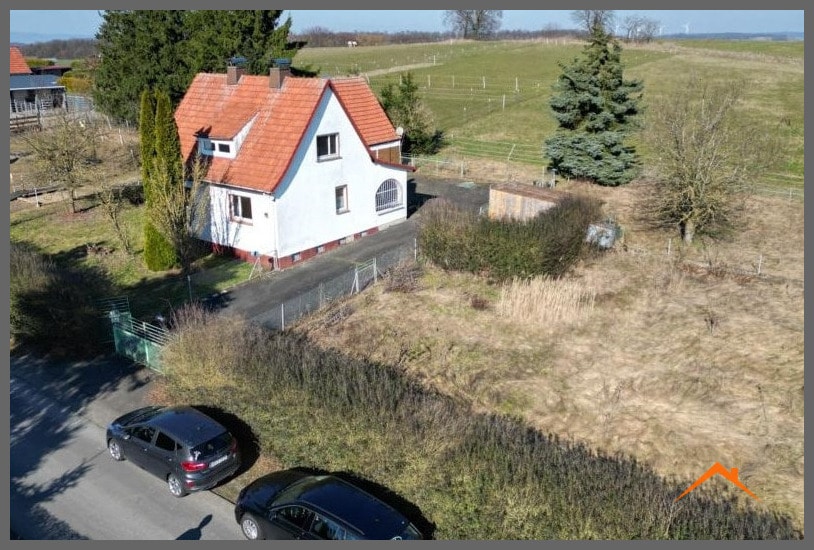Objektansicht inkl. Grundstück