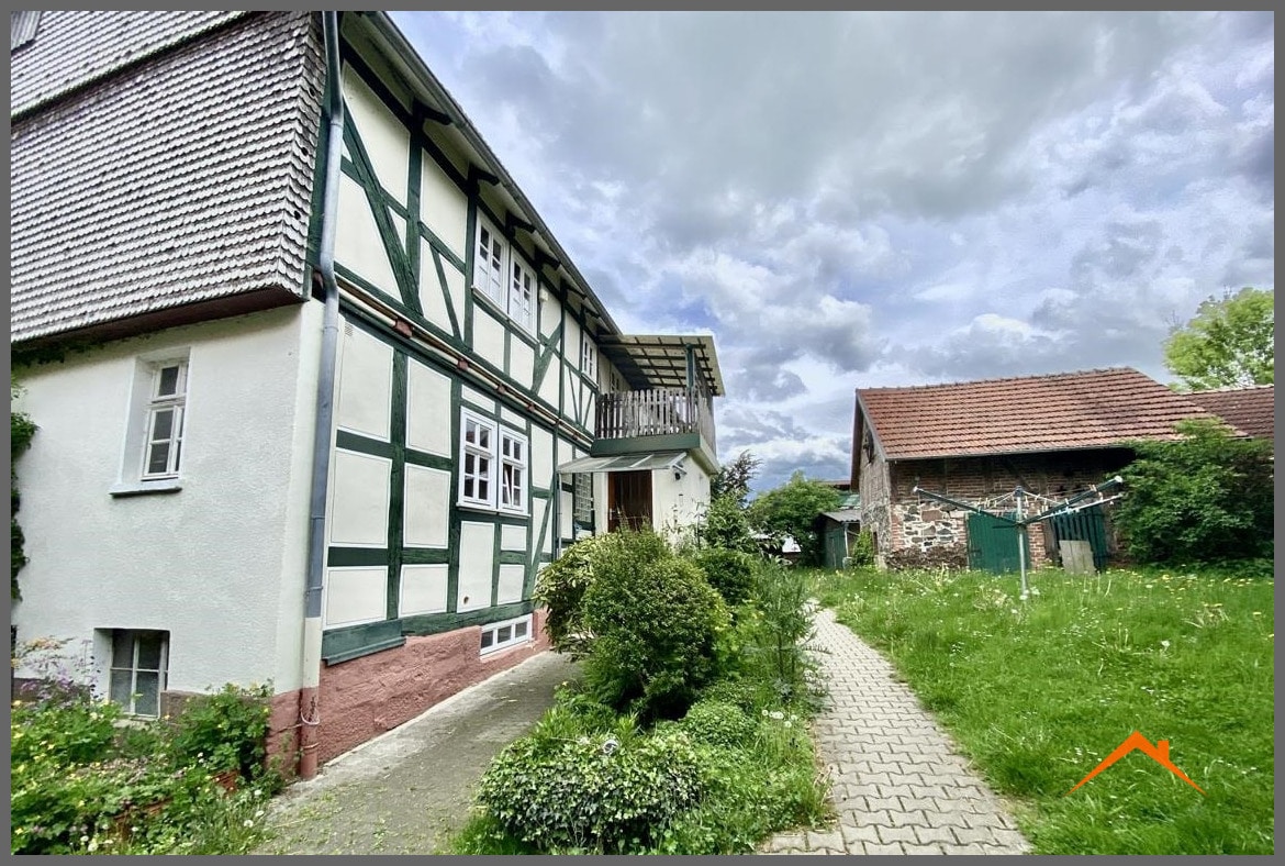 Eingang Wohnhaus, Geäuderückseite