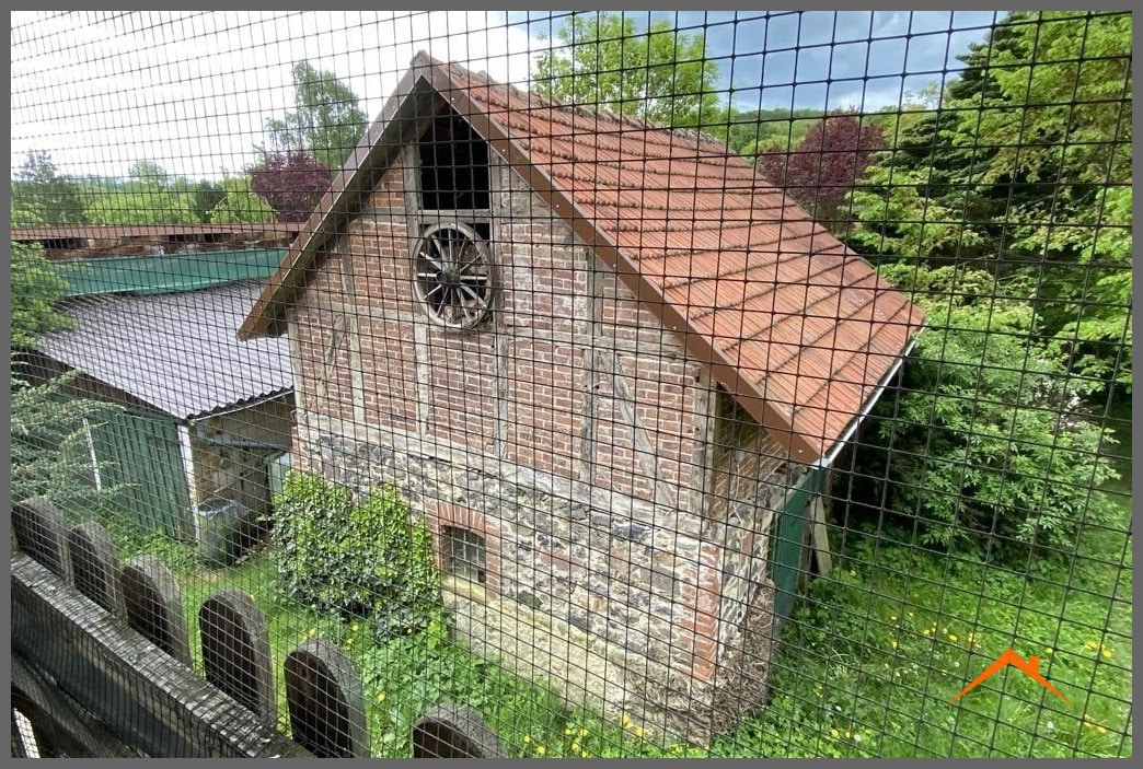 Blick vom Balkon auf Garten/Hühnerstall